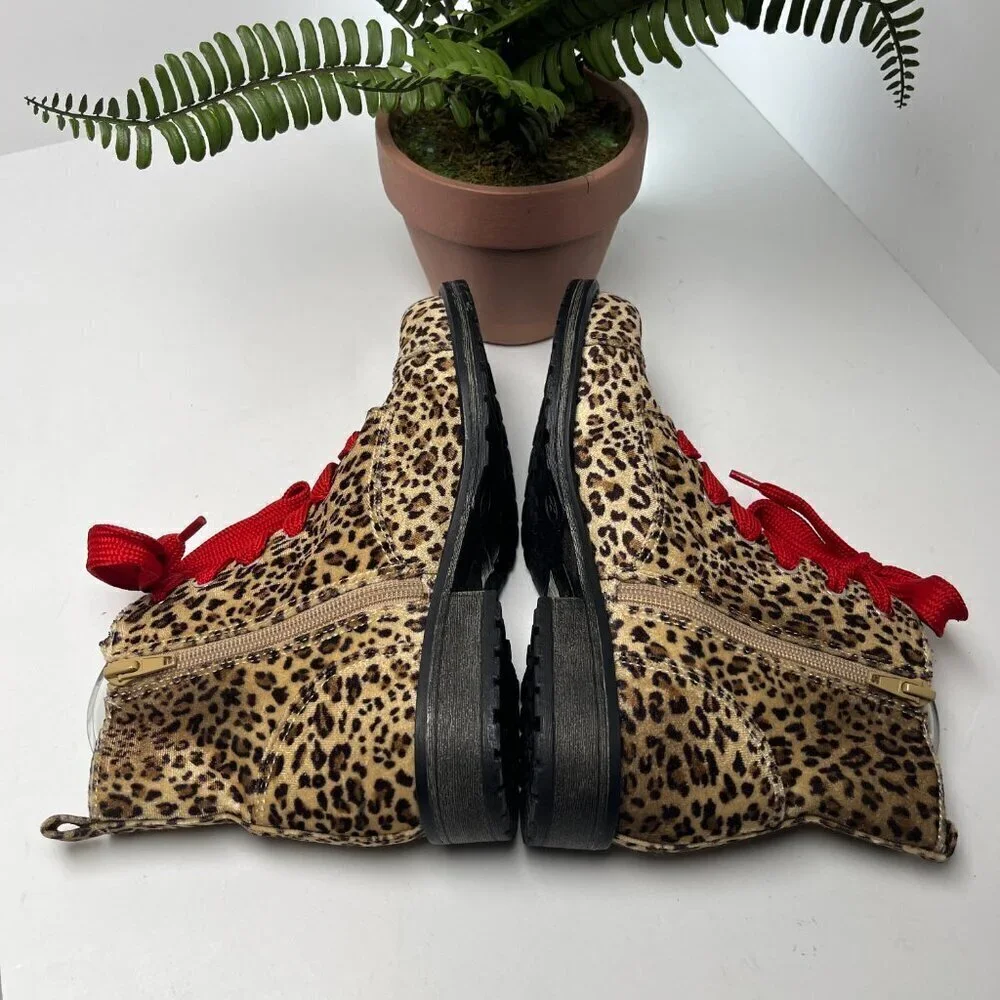 Dolce Vita Sophie Girl Leopardess Tan‎ Leopard Print Red with shoestrings Size 4